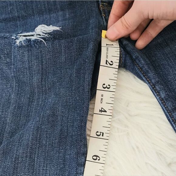 American Eagle stretch distressed denim jean women's size 2 cut off - Picture 3 of 8